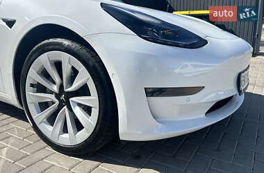 Седан Tesla Model 3 2022 в Рівному