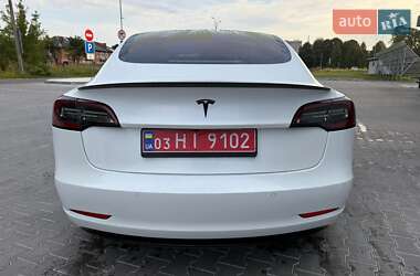 Седан Tesla Model 3 2019 в 