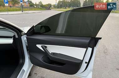 Седан Tesla Model 3 2019 в 