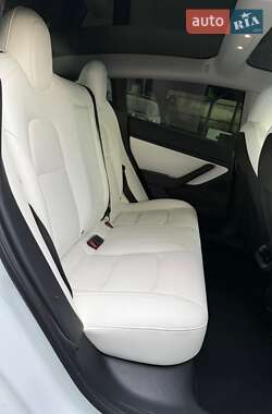 Седан Tesla Model 3 2019 в 