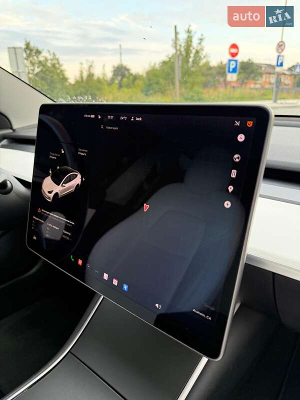 Седан Tesla Model 3 2019 в Володимирі