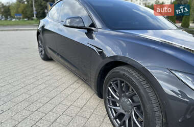 Седан Tesla Model 3 2024 в 