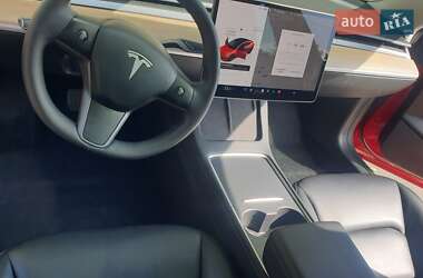 Седан Tesla Model 3 2023 в 