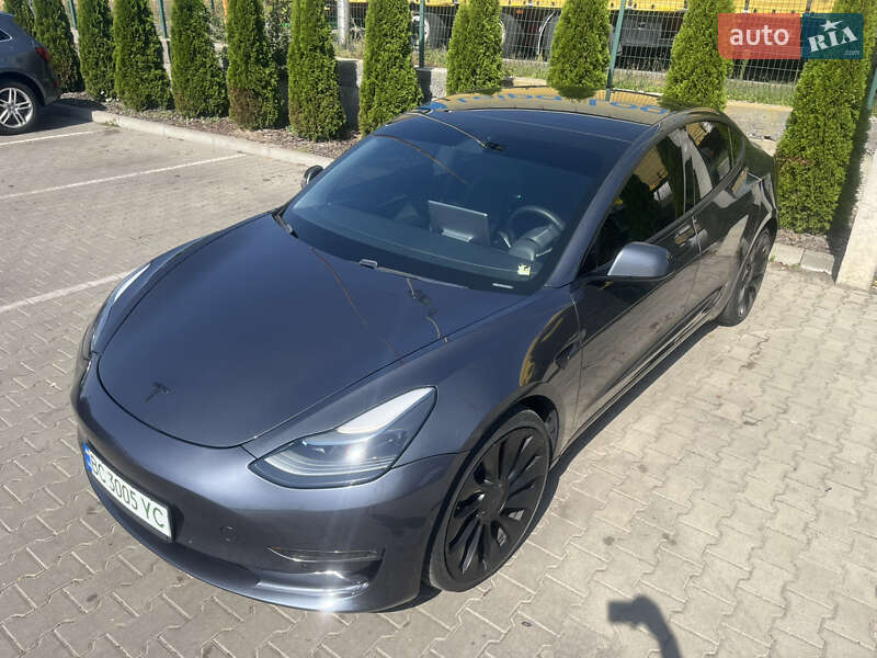 Седан Tesla Model 3 2021 в Львові