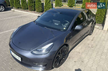 Седан Tesla Model 3 2021 в 