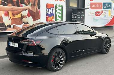 Седан Tesla Model 3 2022 в 