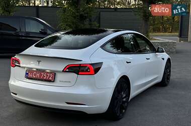 Седан Tesla Model 3 2021 в 