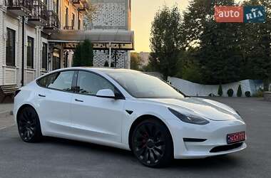 Седан Tesla Model 3 2021 в 