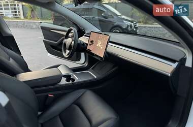 Седан Tesla Model 3 2021 в 