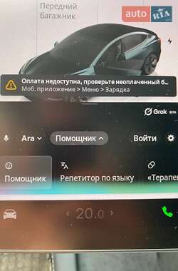 Седан Tesla Model 3 2023 в 