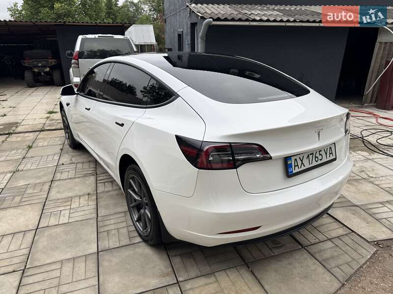 Седан Tesla Model 3 2021 в Харькове