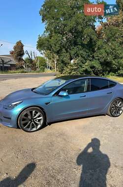 Седан Tesla Model 3 2021 в 