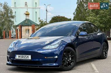 Седан Tesla Model 3 2021 в 