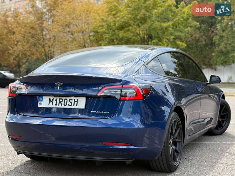 Седан Tesla Model 3 2021 в Кривом Роге