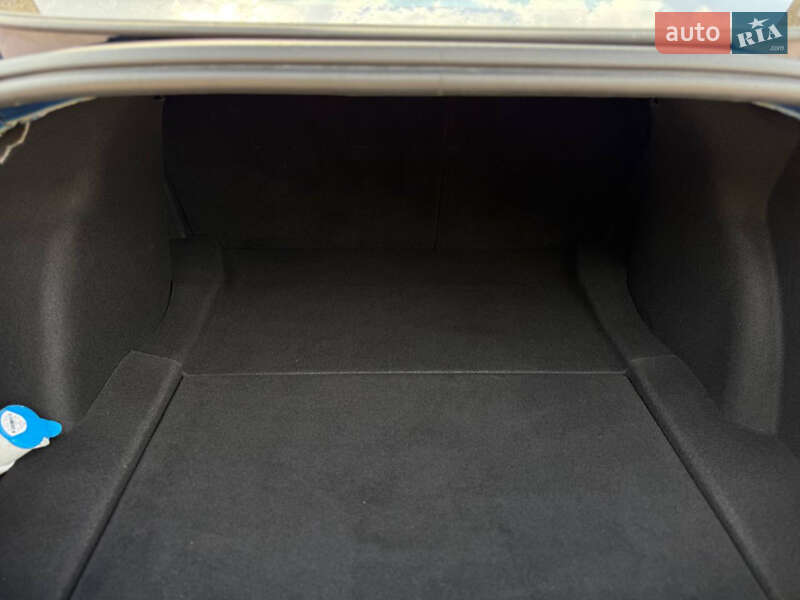 Седан Tesla Model 3 2021 в Кривом Роге