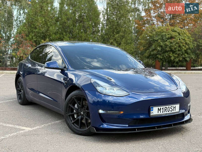Седан Tesla Model 3 2021 в Кривом Роге