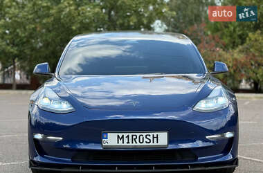Седан Tesla Model 3 2021 в 