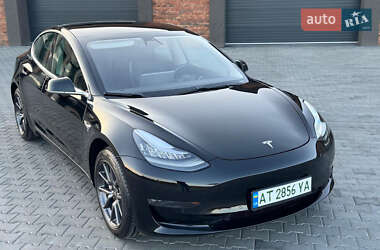 Седан Tesla Model 3 2019 в Чернівцях