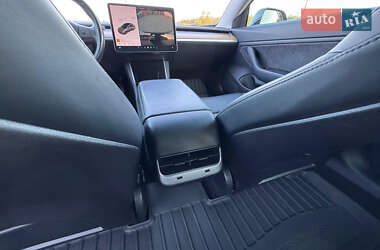 Седан Tesla Model 3 2019 в 