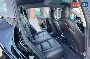 Седан Tesla Model 3 2019 в 