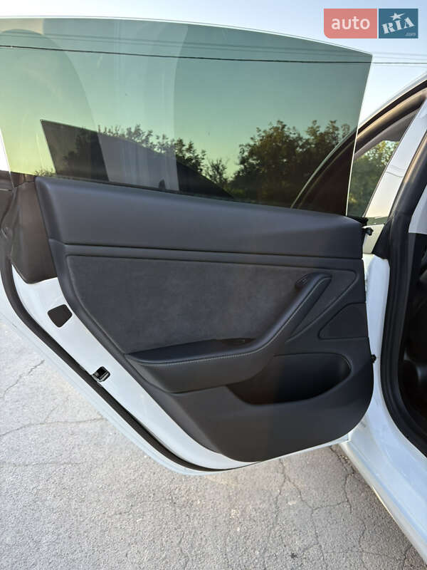 Седан Tesla Model 3 2021 в Тернополі