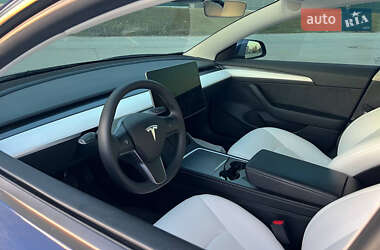 Седан Tesla Model 3 2022 в Києві
