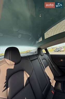 Седан Tesla Model 3 2019 в 