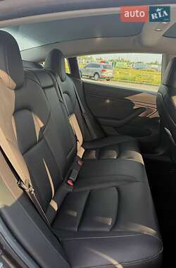 Седан Tesla Model 3 2019 в 