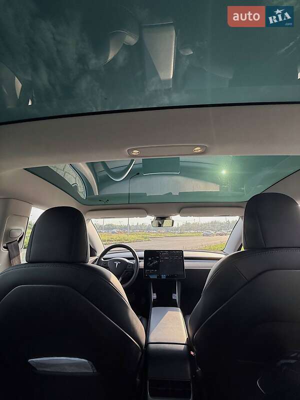 Седан Tesla Model 3 2019 в Львові фото 13 Седан Tesla Model 3 2019 в Львові