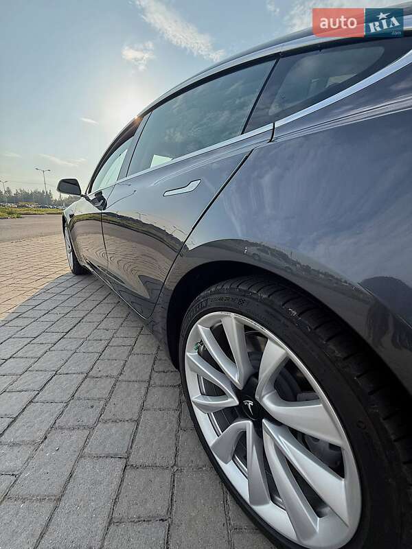 Седан Tesla Model 3 2019 в Львові фото 7 Седан Tesla Model 3 2019 в Львові
