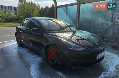 Седан Tesla Model 3 2021 в Львове