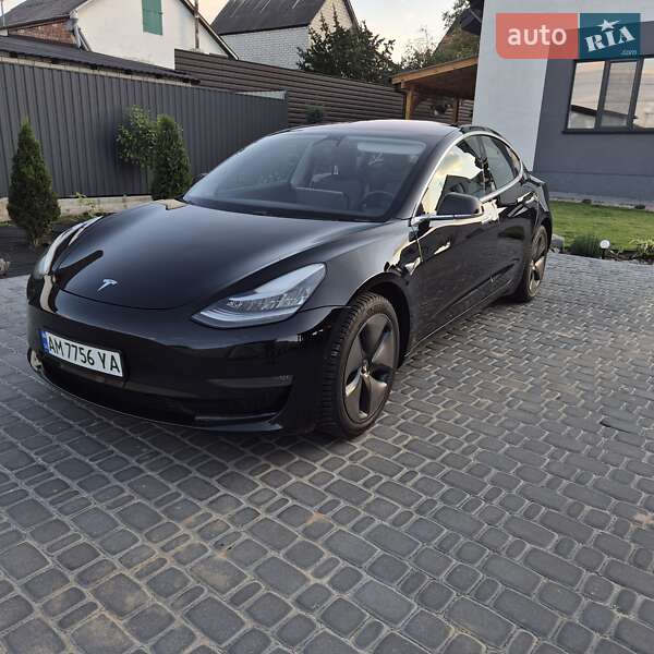 Седан Tesla Model 3 2018 в Житомирі