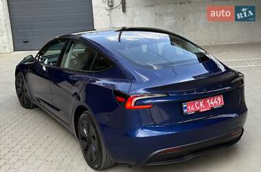Седан Tesla Model 3 2024 в 