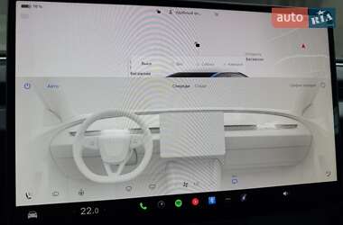 Седан Tesla Model 3 2024 в 