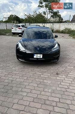 Седан Tesla Model 3 2022 в 