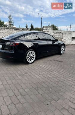 Седан Tesla Model 3 2022 в 