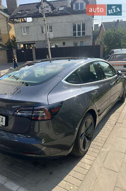 Седан Tesla Model 3 2019 в 