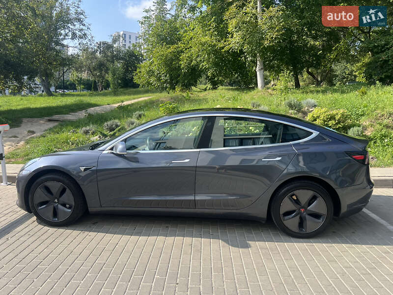 Седан Tesla Model 3 2019 в Львове фото 19 Седан Tesla Model 3 2019 в Львове