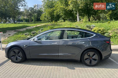 Седан Tesla Model 3 2019 в 