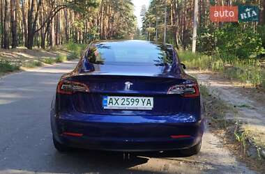 Седан Tesla Model 3 2021 в 