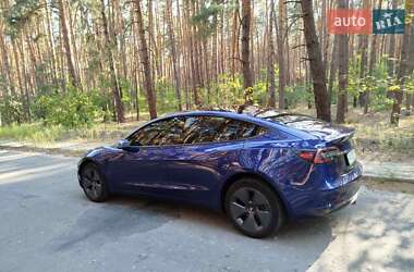 Седан Tesla Model 3 2021 в 