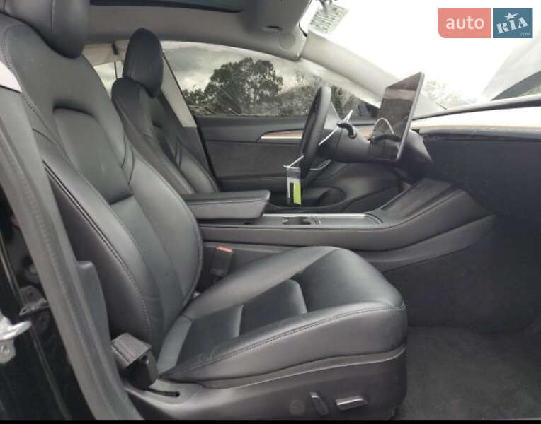 Седан Tesla Model 3 2021 в Тернополі
