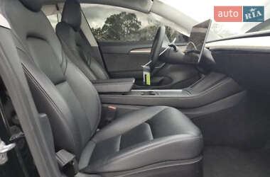 Седан Tesla Model 3 2021 в 