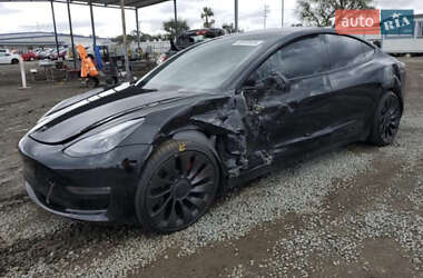 Седан Tesla Model 3 2021 в 