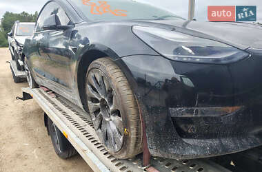 Седан Tesla Model 3 2021 в 