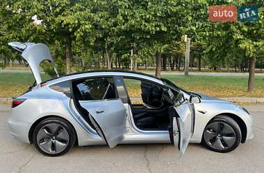 Седан Tesla Model 3 2018 в 