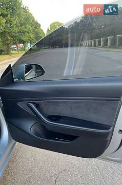Седан Tesla Model 3 2018 в 