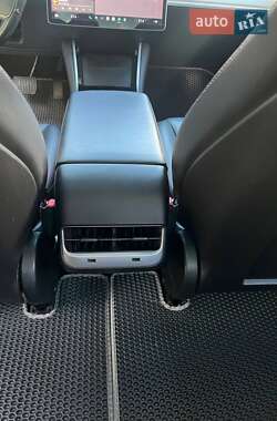 Седан Tesla Model 3 2018 в 