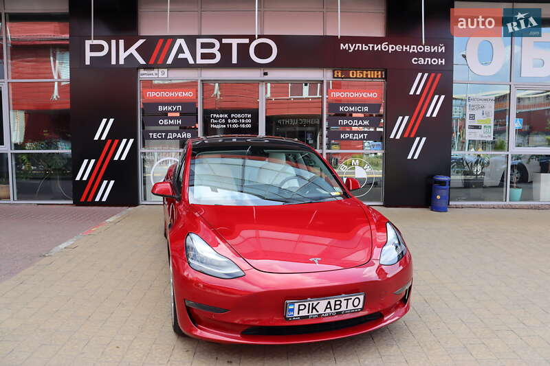 Tesla Model 3 2022