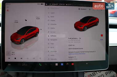 Седан Tesla Model 3 2022 в 